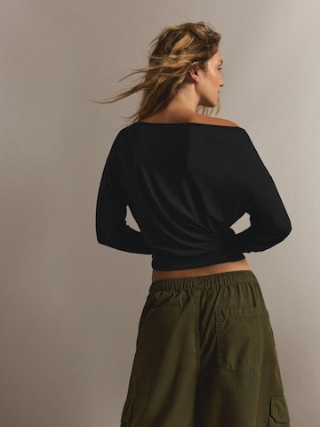 Bershka Shirt in Zwart