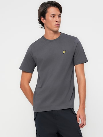 Lyle & Scott Футболка в Серый