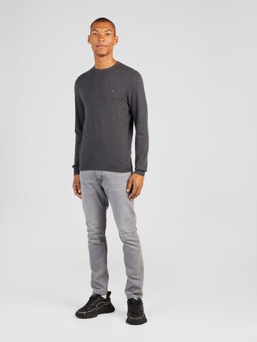 TOMMY HILFIGER Pullover in Grau