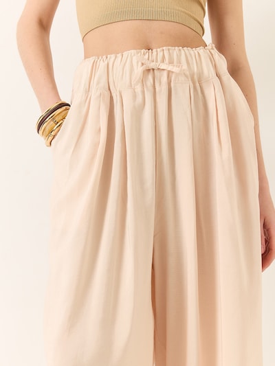 Bianco Lucci Hlače u bež, Pregled proizvoda