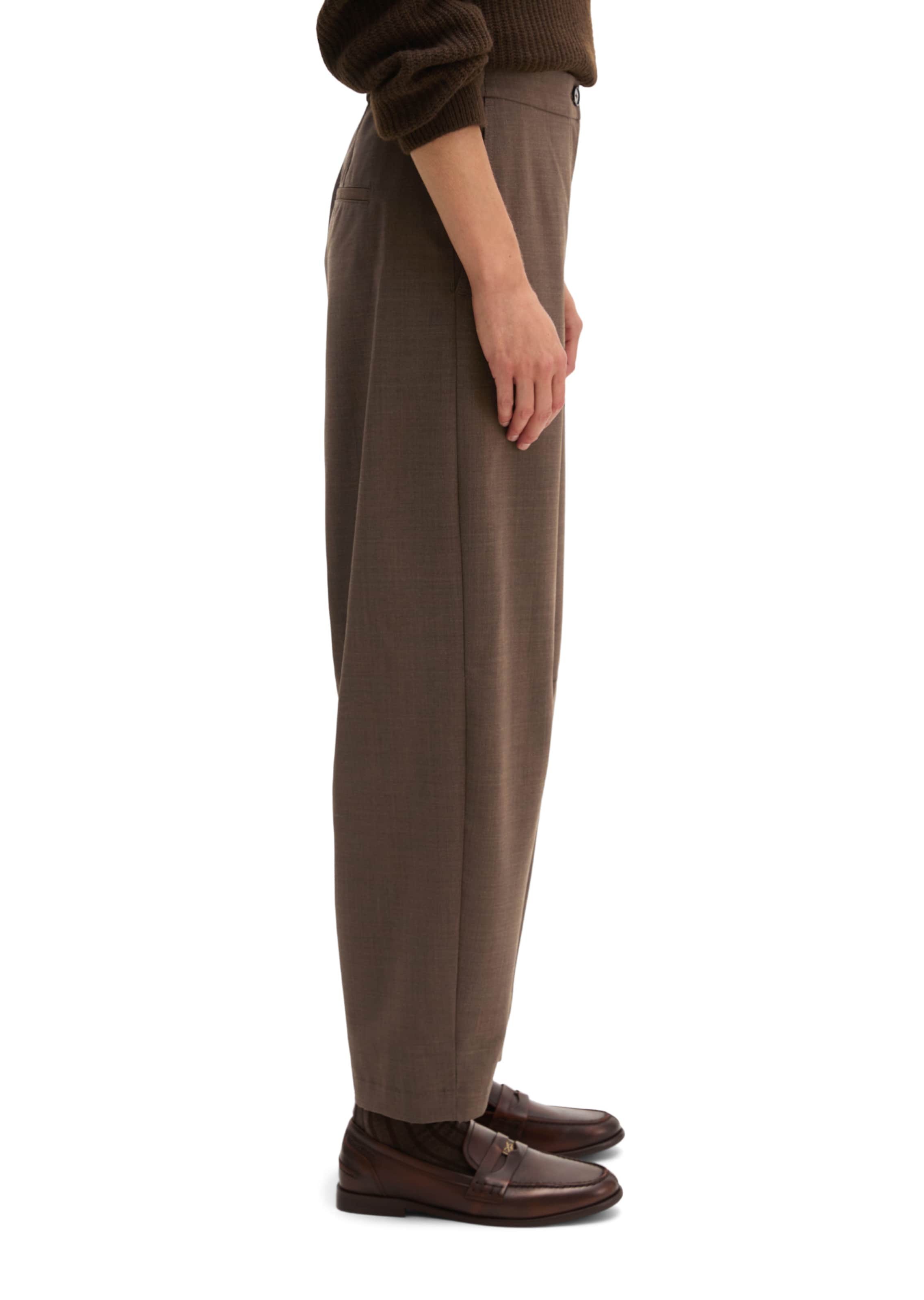 Marc O'Polo Loose fit Cargo Pants in Brown: side