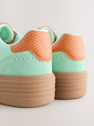 Next Sneaker in Grün