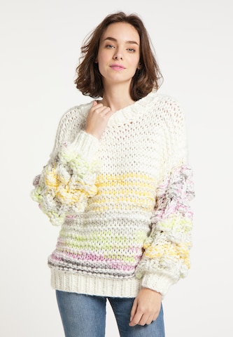 MYMO Oversized Sweater in White: front