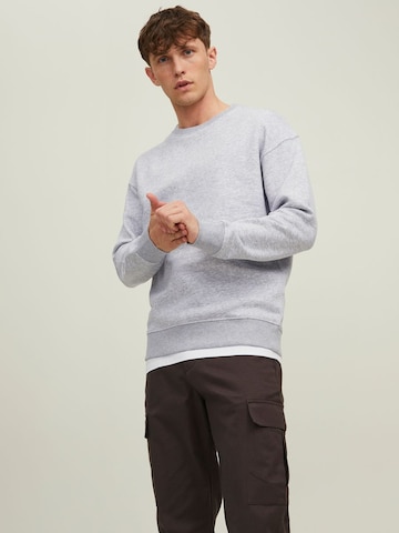 JACK & JONES Sweatshirt 'Star' in Grijs: voorkant