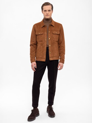 Antioch Between-season jacket in Brown