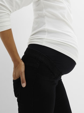 Skinny Pantaloni funzionali di bonprix in nero