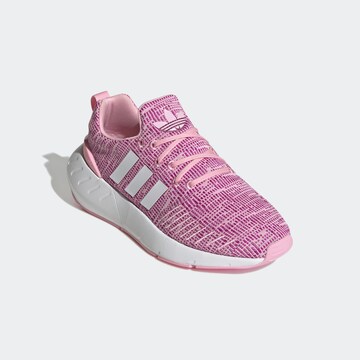 ADIDAS SPORTSWEAR - Sapatilha de desporto 'Swift Run 22' em rosa