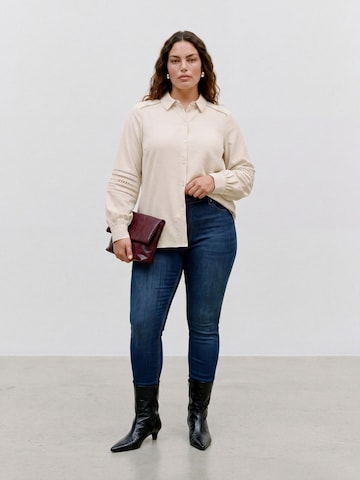 Chemisier 'VMCmusla' Vero Moda Curve en beige