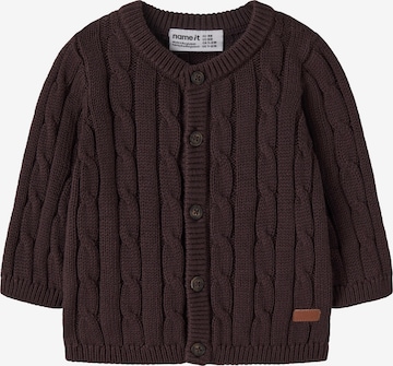 NAME IT Strickjacke 'NBMRAFFAT' in Braun: Vorderseite