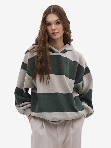 No Matter What Sweatshirt in Grün: Vorderseite