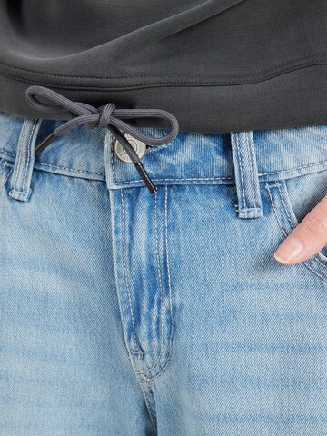 alife & kickin Tréning póló 'MeredithAK N' - fekete