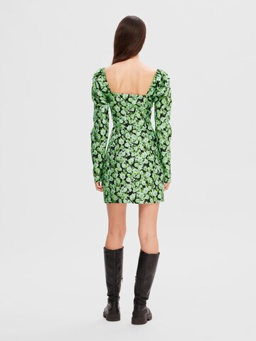 SELECTED FEMME Mekko 'Natalie' värissä vihreä