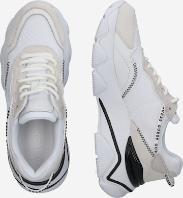 GUESS Sneaker 'MICOLA' in Weiß