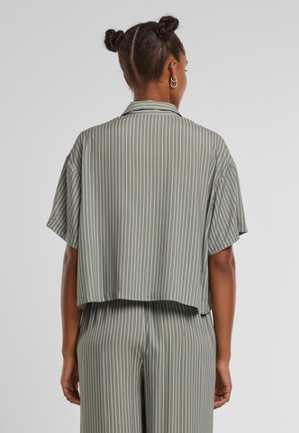 Urban Classics Μπλουζάκι ' Ladies Resort Shirt ' σε πράσινο