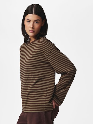 T-shirt 'PCSadie' PIECES en marron