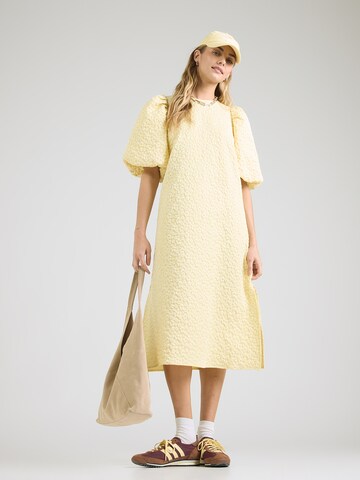 Noella Klänning 'Reno Pastis' i gul