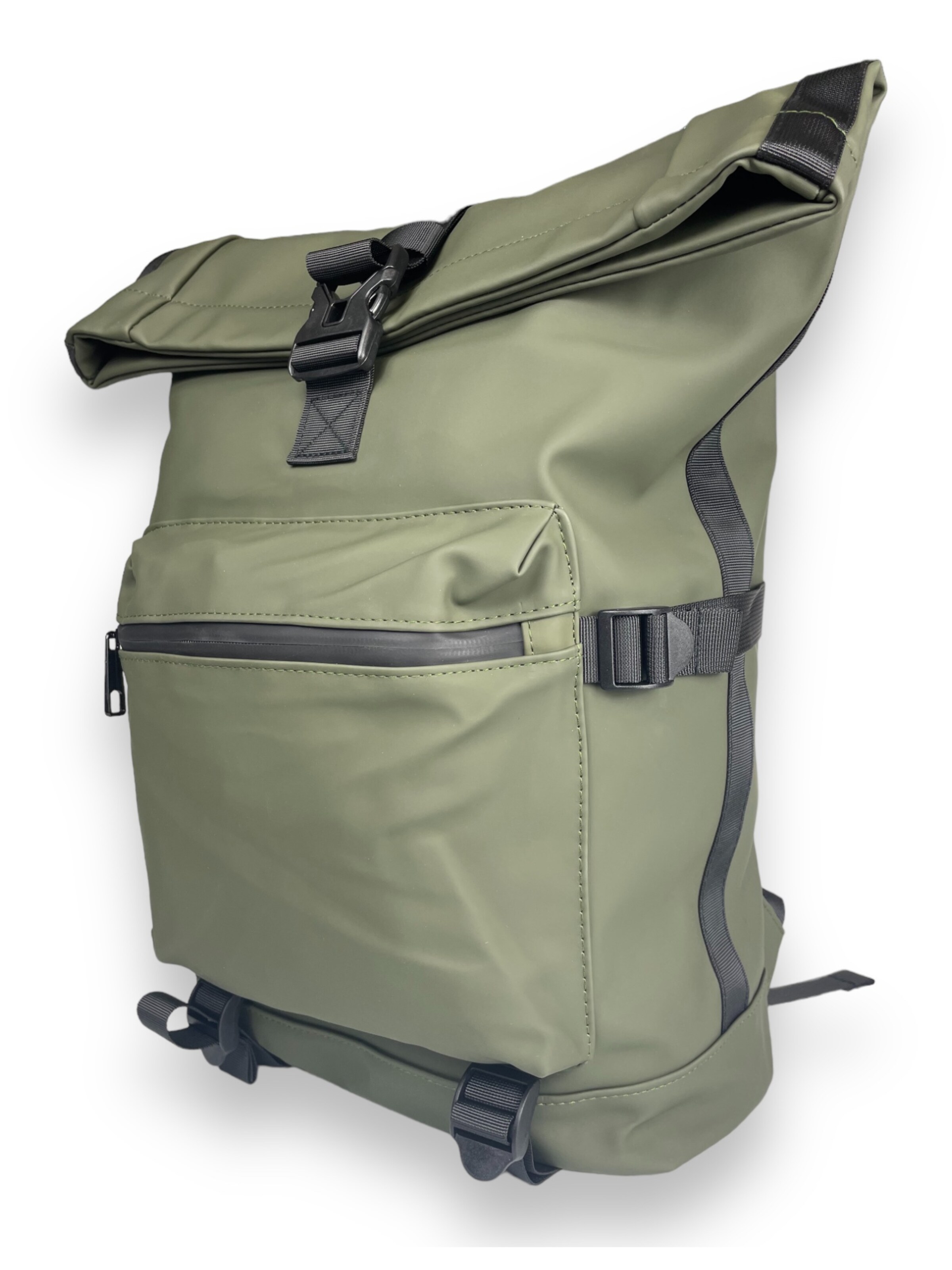 Kumixi Backpack in Green: front