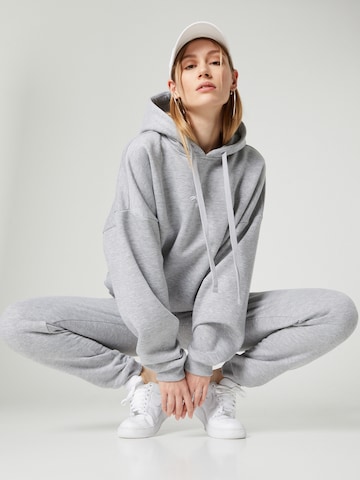 VIERVIER Hoodie 'Fine' in Grau