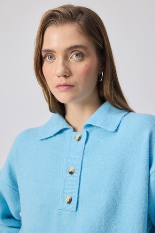 Pull-over oversize Touche Prive en bleu