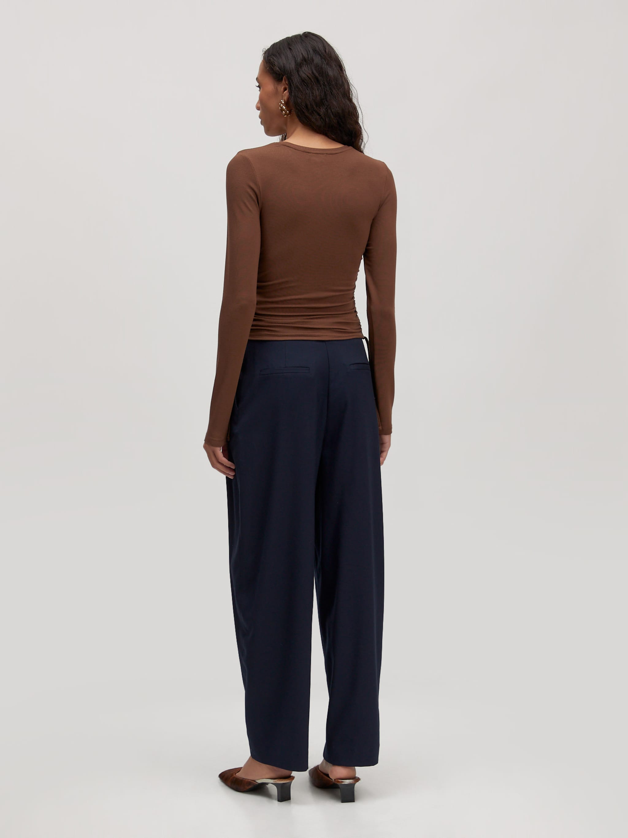 EDITED Producten Shirt 'Zilly' Bruin