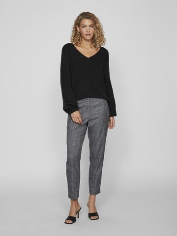 VILA Sweater in Black