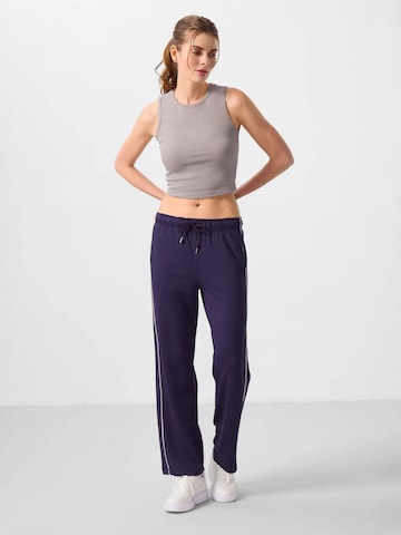 Pantalon Tommy Life en violet : devant