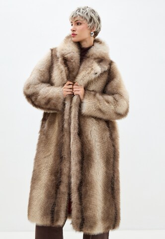 CESARE GASPARI Winter coat in Brown