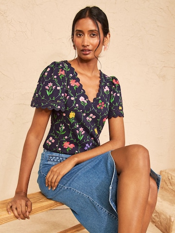 Tricou de la love & roses pe albastru