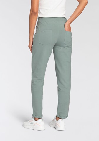 KangaROOS Tapered Hose in Grün