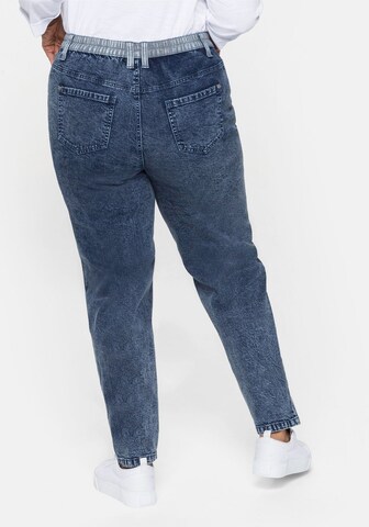 SHEEGO Slimfit Jeans in Blau