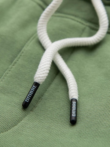 Effilé Pantalon de sport Ombre en vert