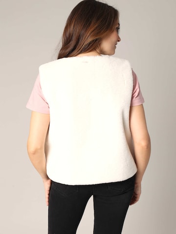 Gilet 'FUZZY' Deeluxe en blanc