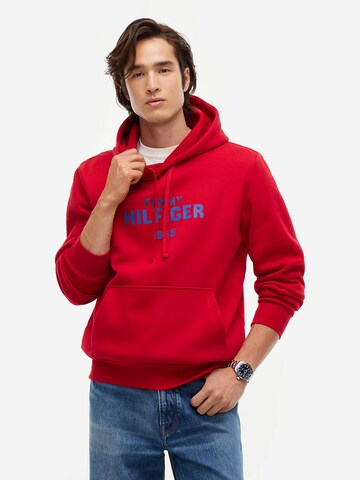TOMMY HILFIGER Sweatshirt in Red: front