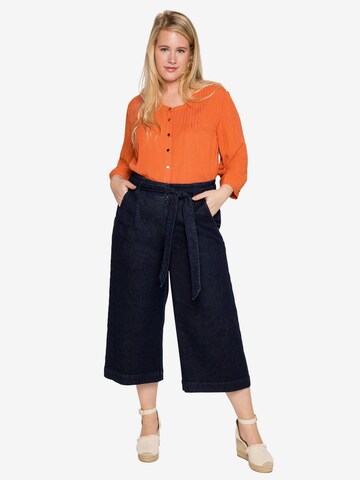 SHEEGO Regular Pleated Jeans in Blue