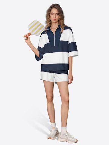 Costum cu pantaloni 'Active' de la Imily Bela pe albastru