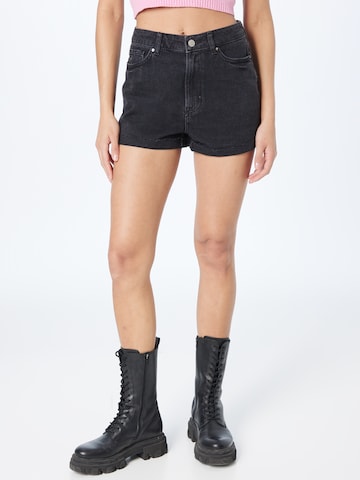 NEW LOOK Regular Jeans 'TIANA' in Zwart: voorkant