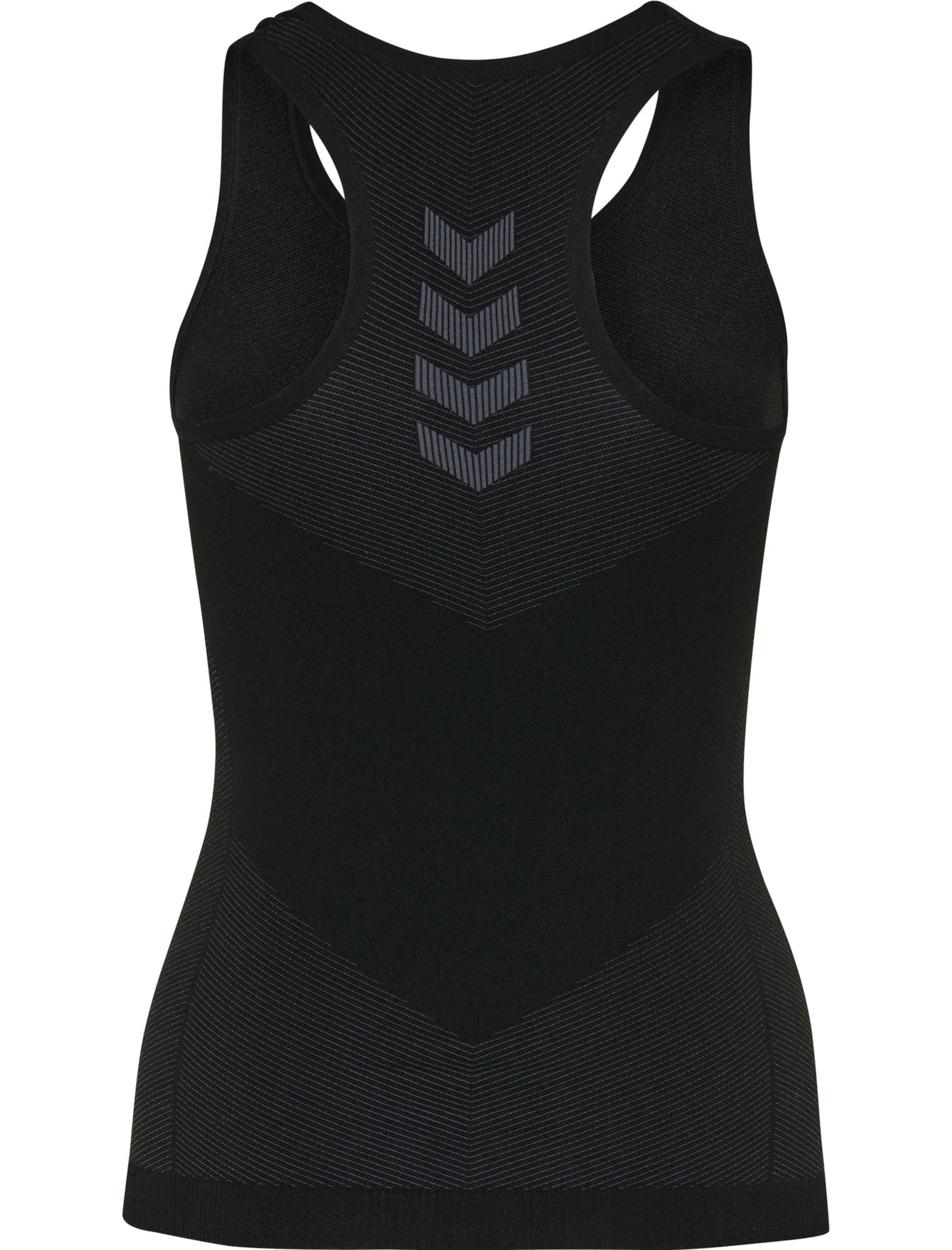 Hummel Urheilutoppi 'First' värissä musta