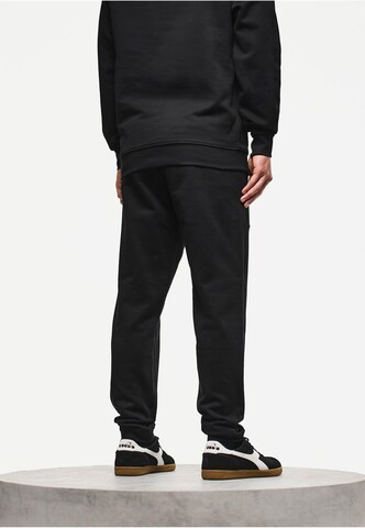 Weekend Offender Tapered Broek 'Rebolledo' in Zwart