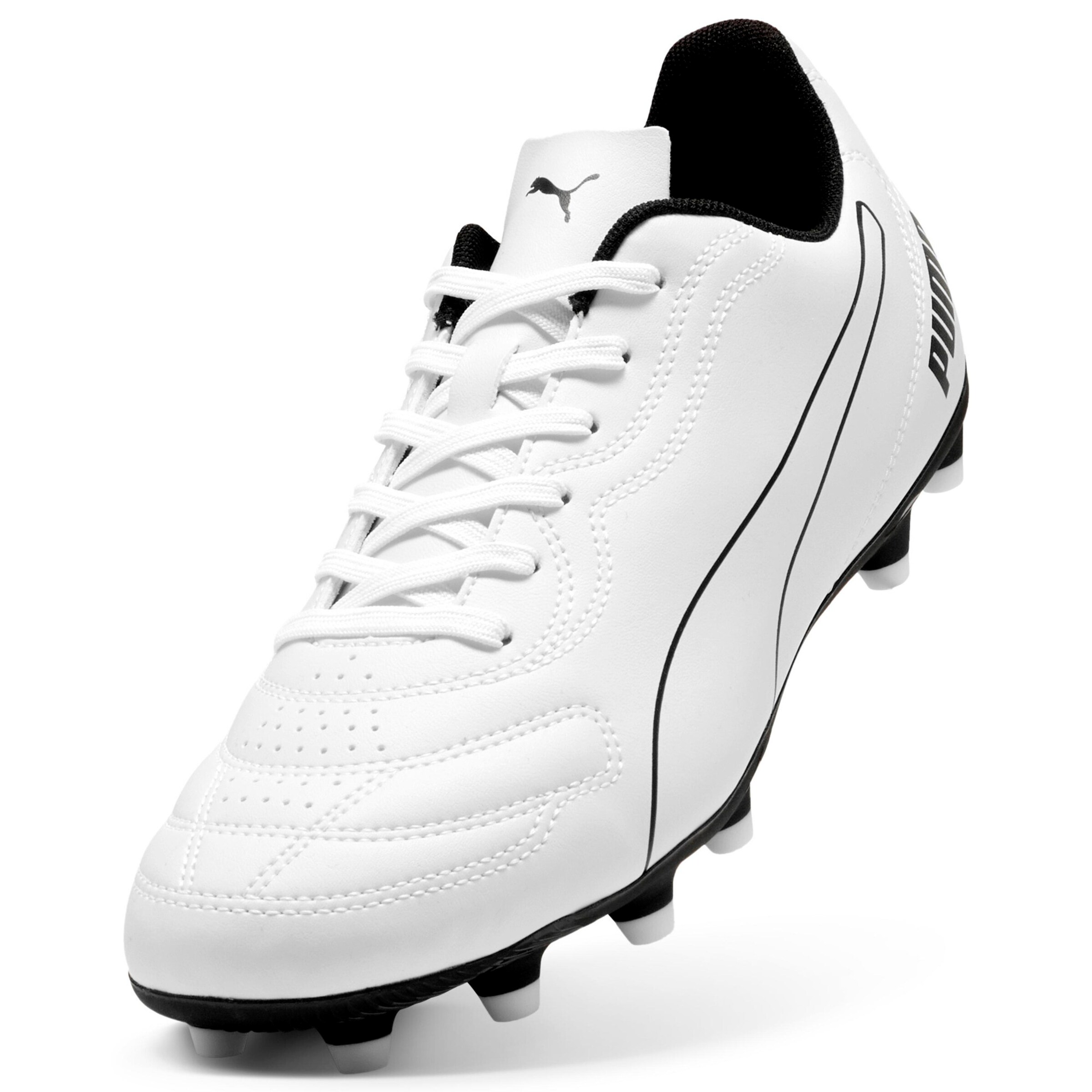 PUMA Fußballschuh in Weiß