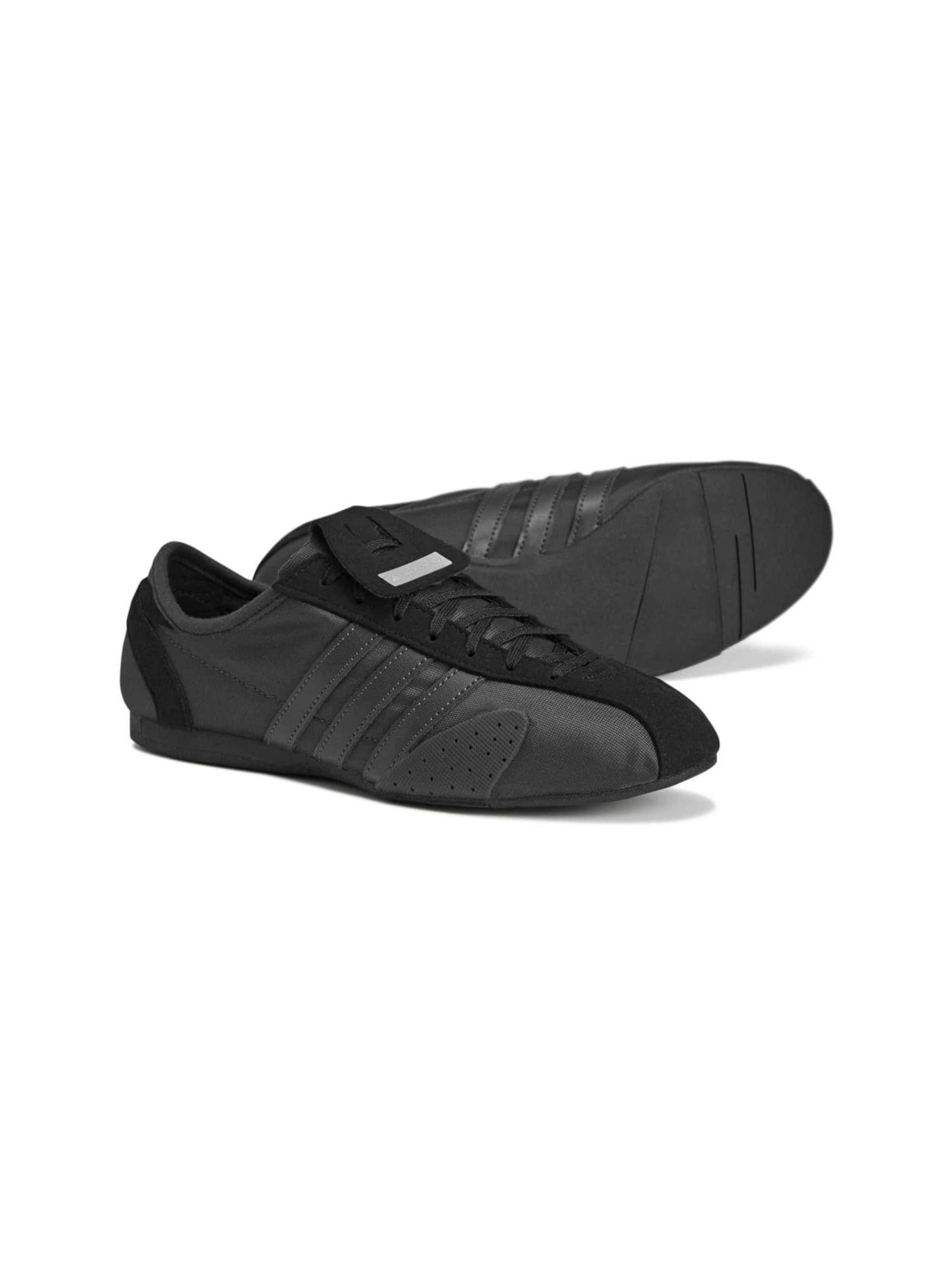 Chaussure de sport 'aSMC SPW 76' ADIDAS BY STELLA MCCARTNEY en noir