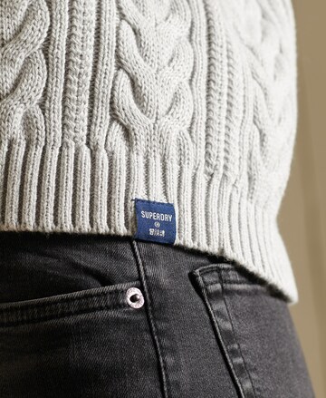 Superdry Pullover in Grau