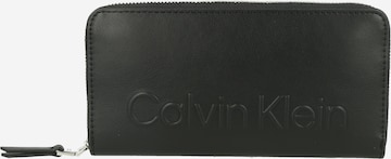 Calvin Klein Портмоне в черно: отпред