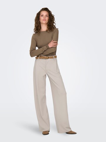 Wide leg Pantaloni con pieghe 'JDYGEGGO' di JDY in grigio