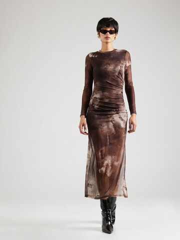 Robe Tantra en marron : devant