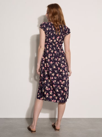 Apricot Kleid in Lila