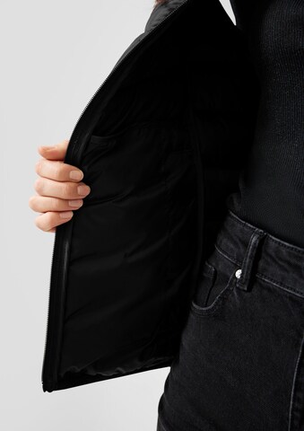 QS Weste in Schwarz: Seite