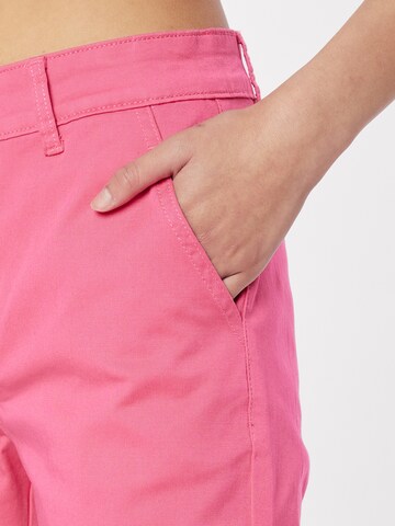 Coupe slim Pantalon chino 'Thareza' Claire en rose