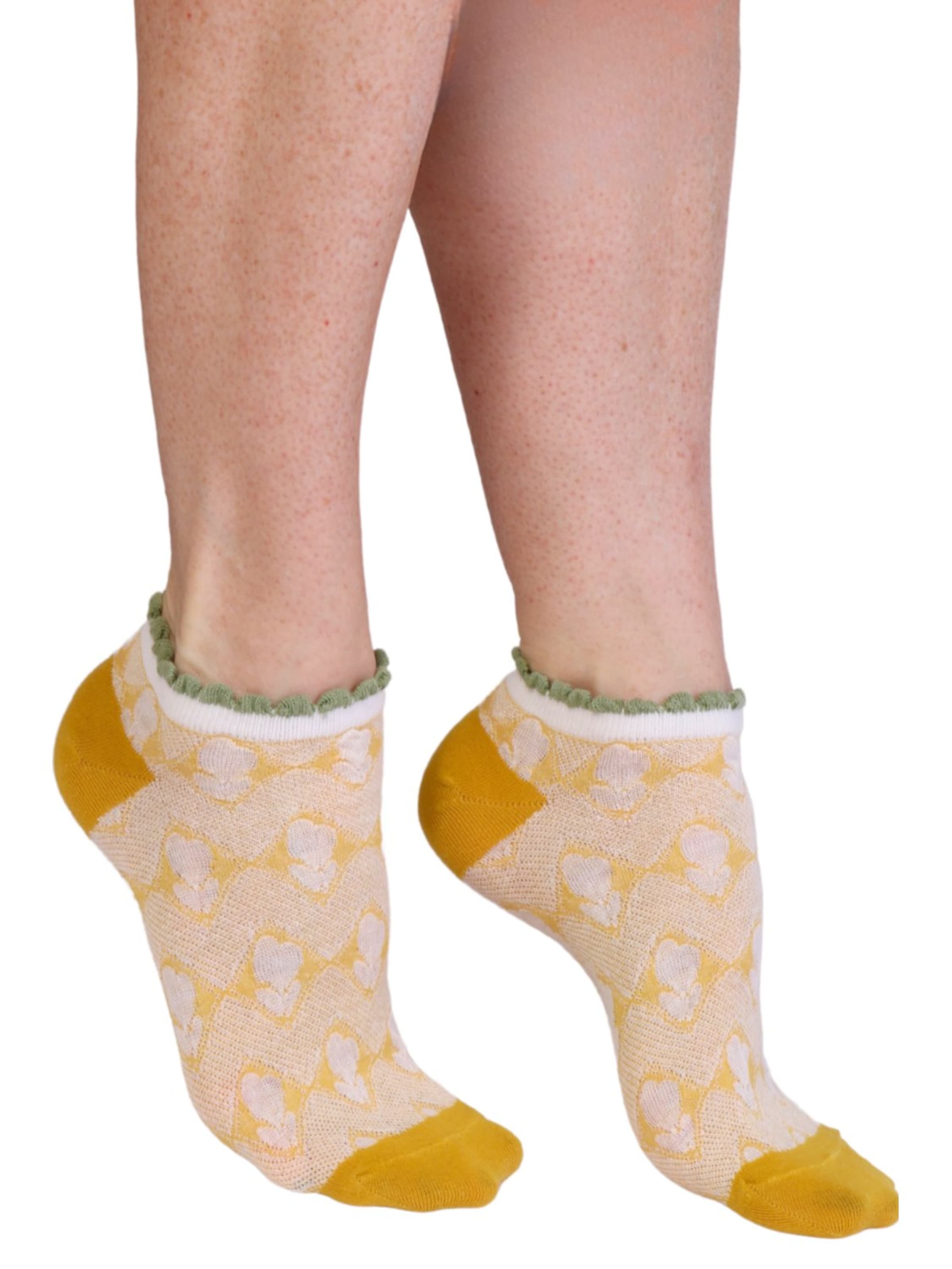 Sokisahtel Socks in Yellow: front