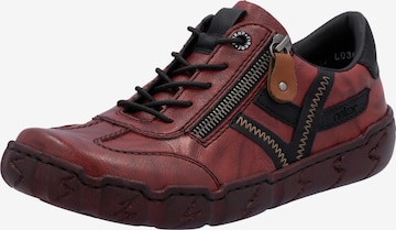 Baskets basses Rieker en rouge : devant