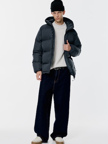 Pull&Bear Winter jacket in Blue: front